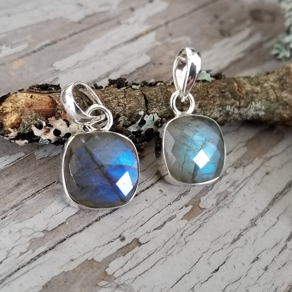 Image of Hush - Labradorite Pendant in Sterling Silver