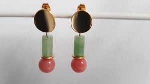 Image of Dodo. Pendientes largos con semipreciosas y dorado.