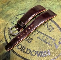 Image 2 of N°8 SECRET STITCHING Horween Shell Cordovan watch strap