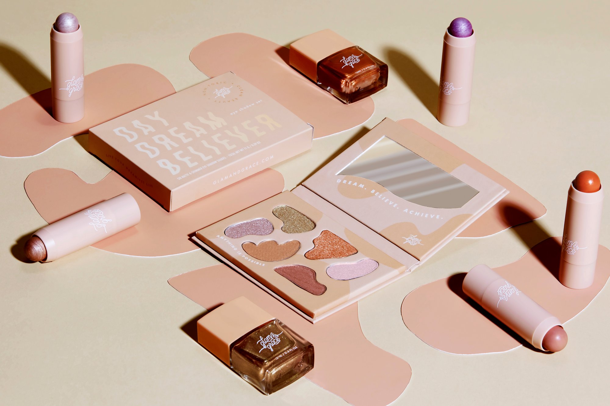 Glam Grace Day Dream Believer Eyeshadow Set Glam Grace Day Dream Believer Eyeshadow Set
