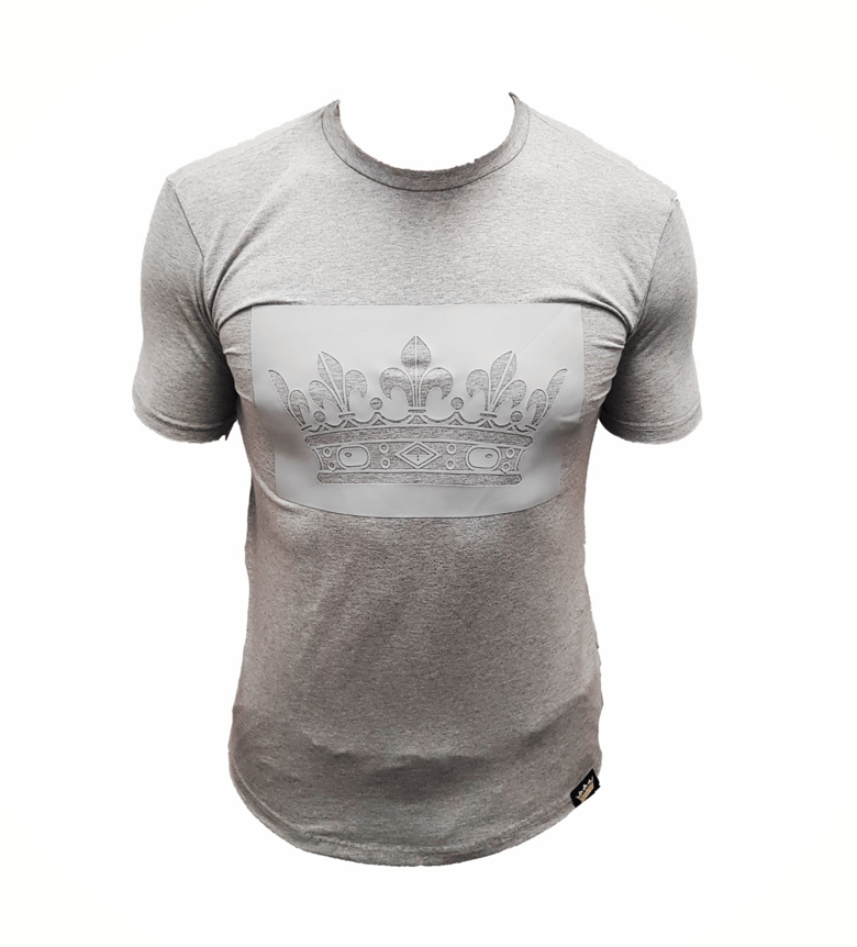 Image of Majestic Crown Grey Flexfit T Shirt