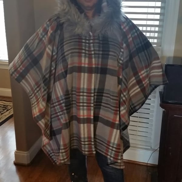 Image of Luxe fleece hooded cape with fur rim