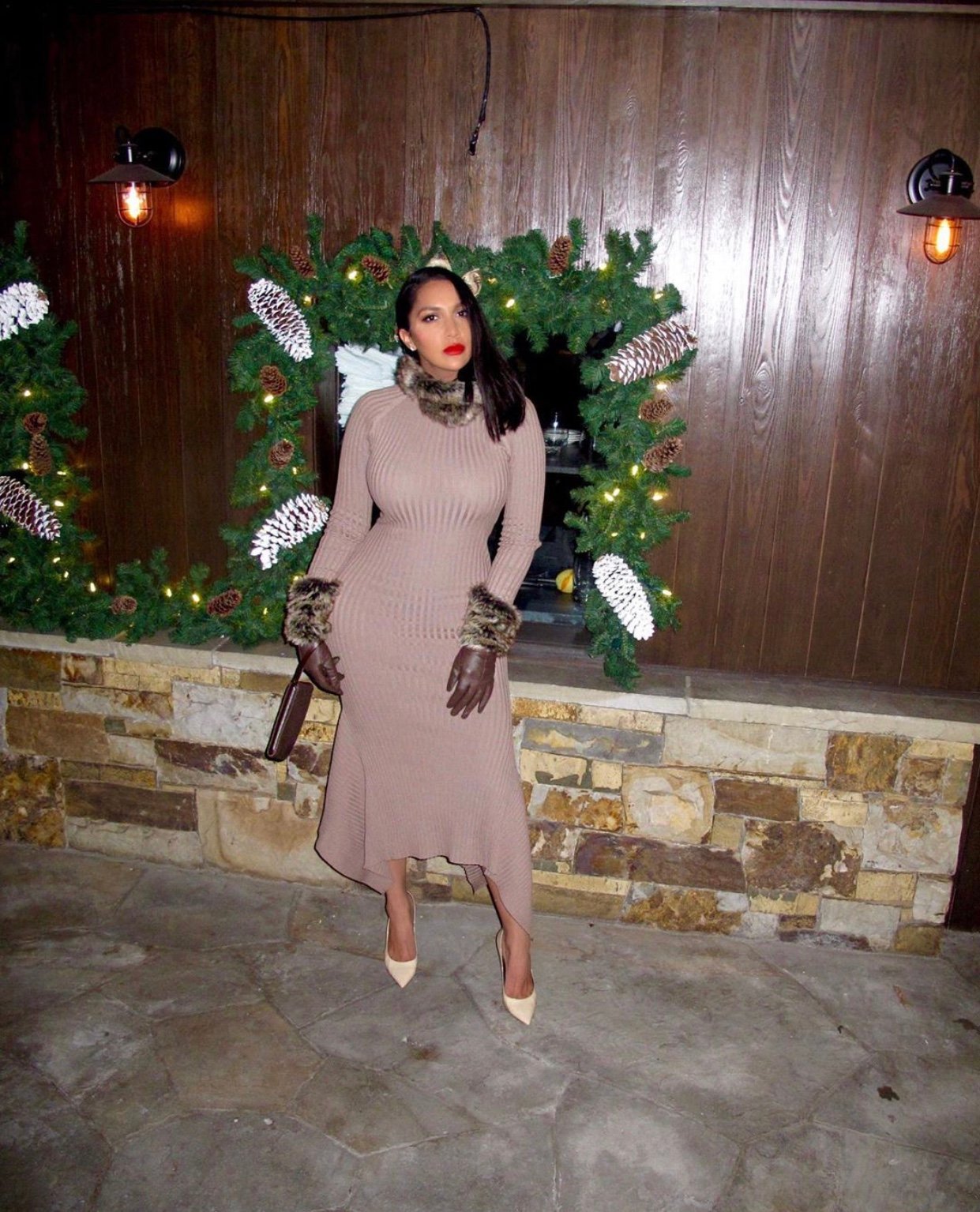 Image of RIBBED KNIT MAXI DRESS WITH FLARED BOTTOM (MEDIUM)