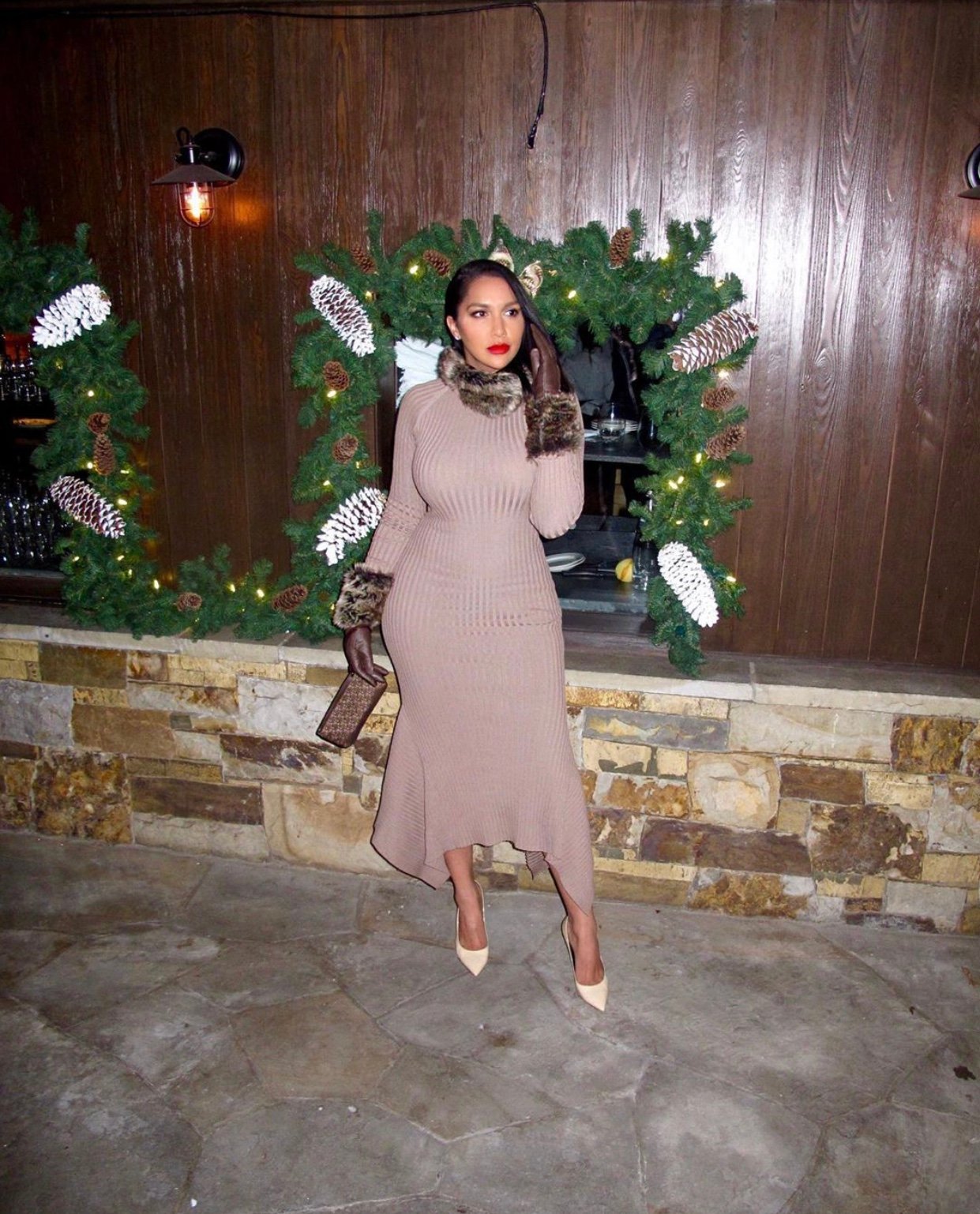 Image of RIBBED KNIT MAXI DRESS WITH FLARED BOTTOM (MEDIUM)