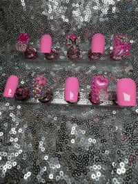 Image 2 of  Pink & sweet press on nails