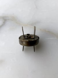 Magnet til Holly - Gammel Messing