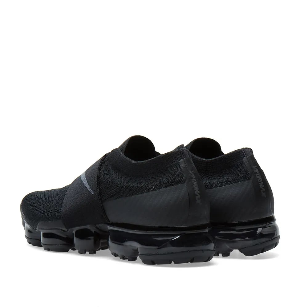 triple black vapormax moc