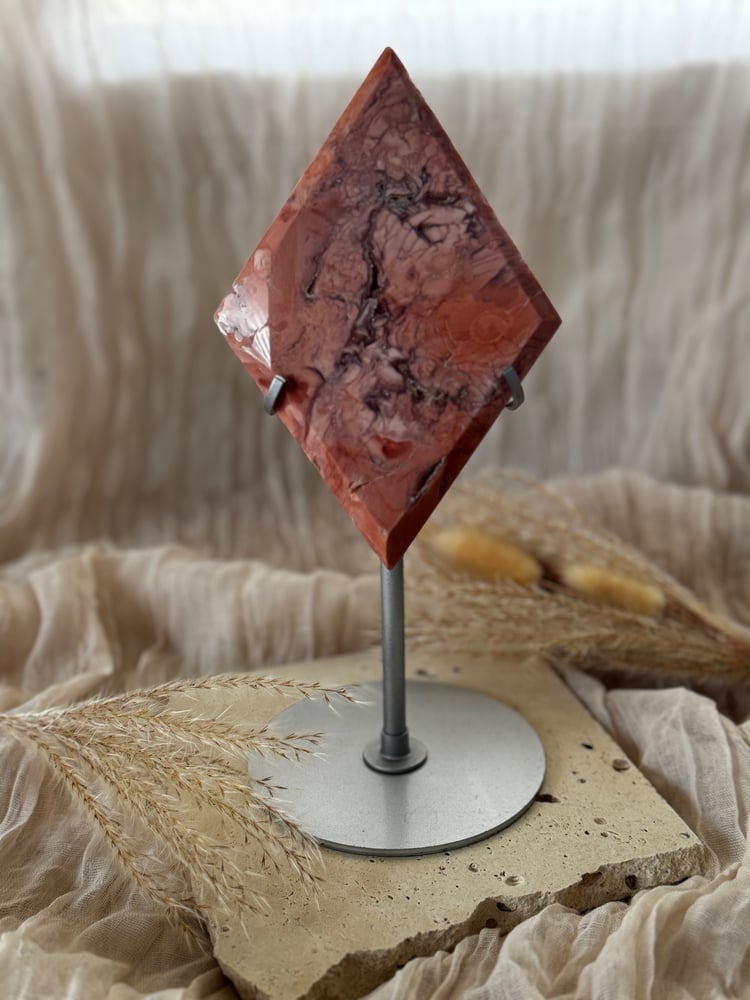 Image of Pink Agate Diamond w/stand 