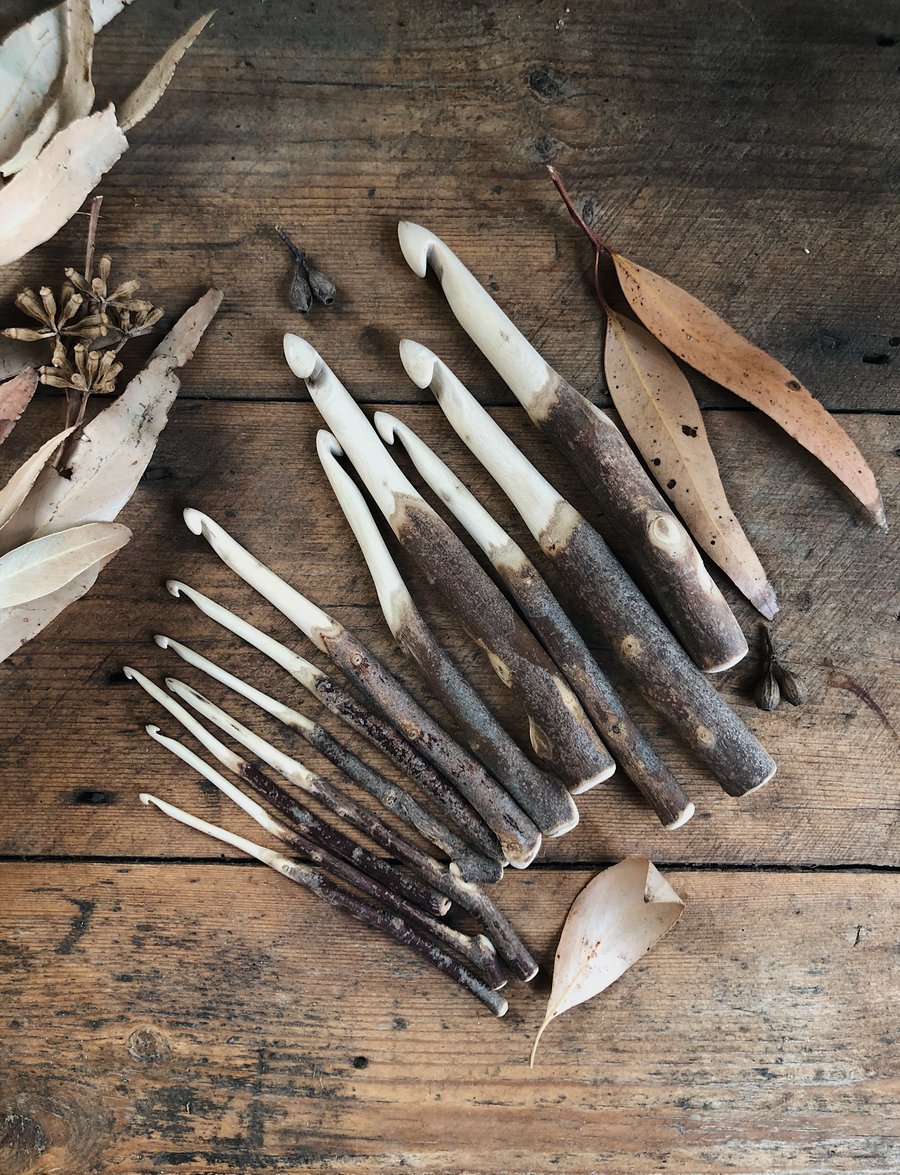 Image of Size 5.5mm Australian Gum branch hand carved 'Bush Hook'