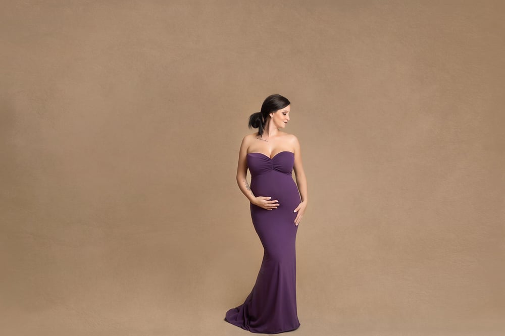 Image of BOOK MATERNITY SESSION 