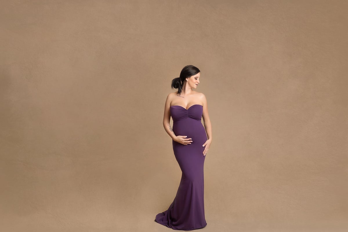 Image of BOOK MATERNITY SESSION 