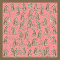 Image 1 of Pañuelo guepardos rosa