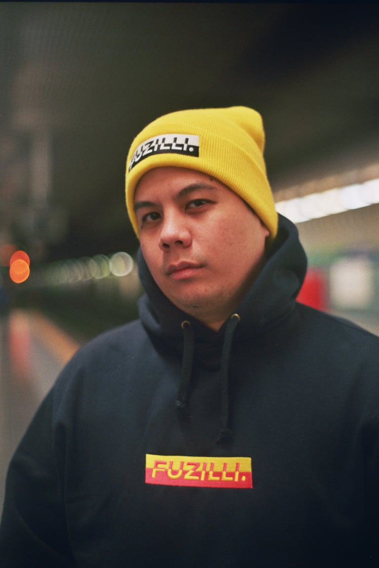 BOXLOGO YELLOW BEANIE Image 3