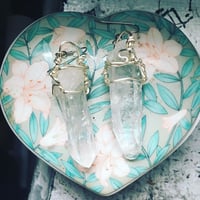Clear quartz clears your mental energy
