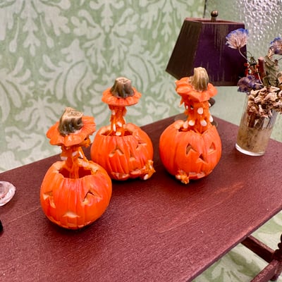 Image of Exploding Head Pumpkin MINIATURE