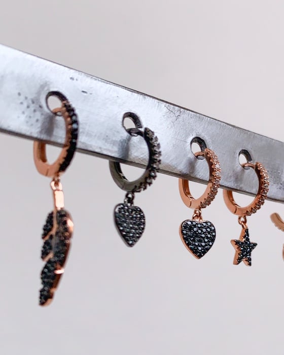 Image of MONO ORECCHINO CIONDOLO CUORE STELLA ZIRCONI