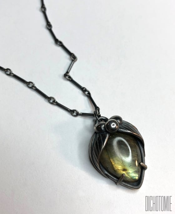 Image of La Belladonna Pendant // Labradorite