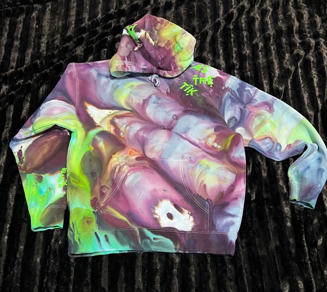 ICE DYED HEAVYWEIGHT HOODIE (Electric Green/Eggplant