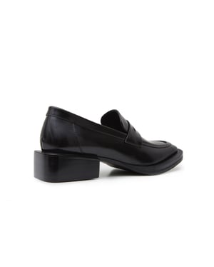 SQUARE TOE LOAFER