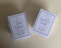 Sweet pea + vanilla / floral explosion  clamshell wax melts 