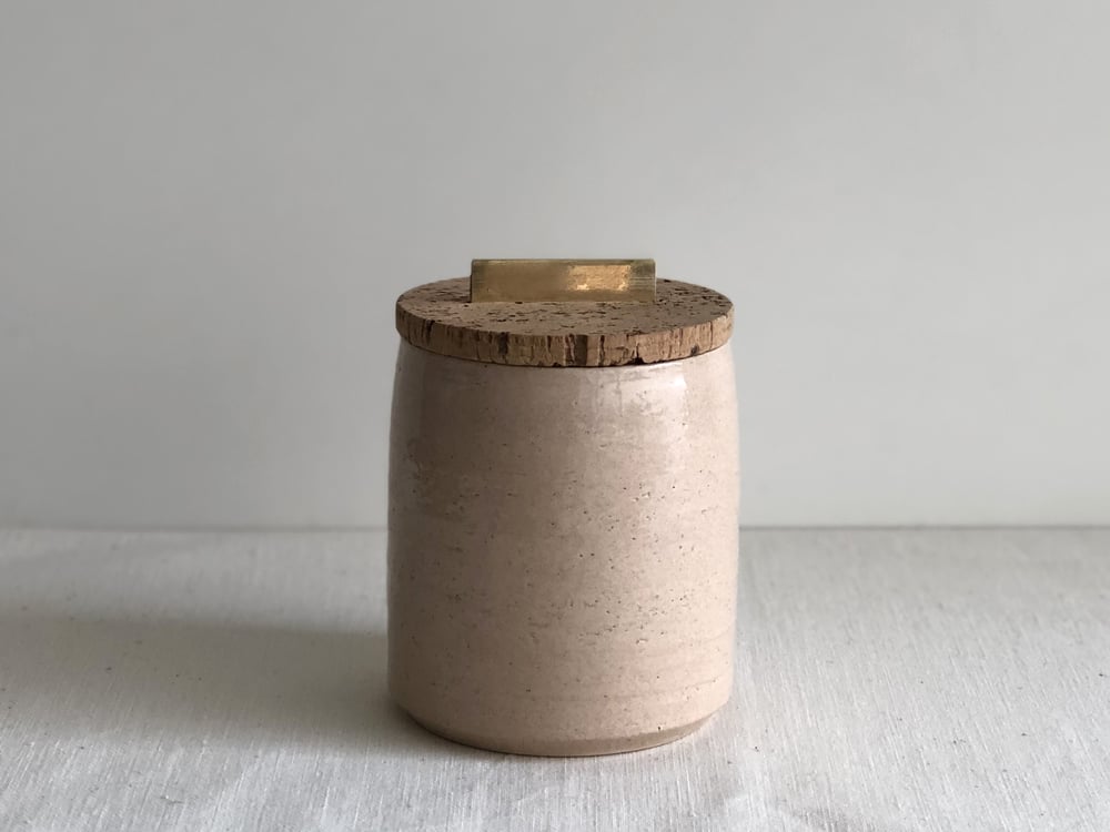 Image of Alentejo cork and brass lid pot