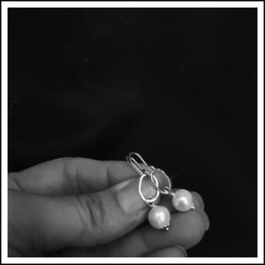 Image of Free Form Pearl Links
