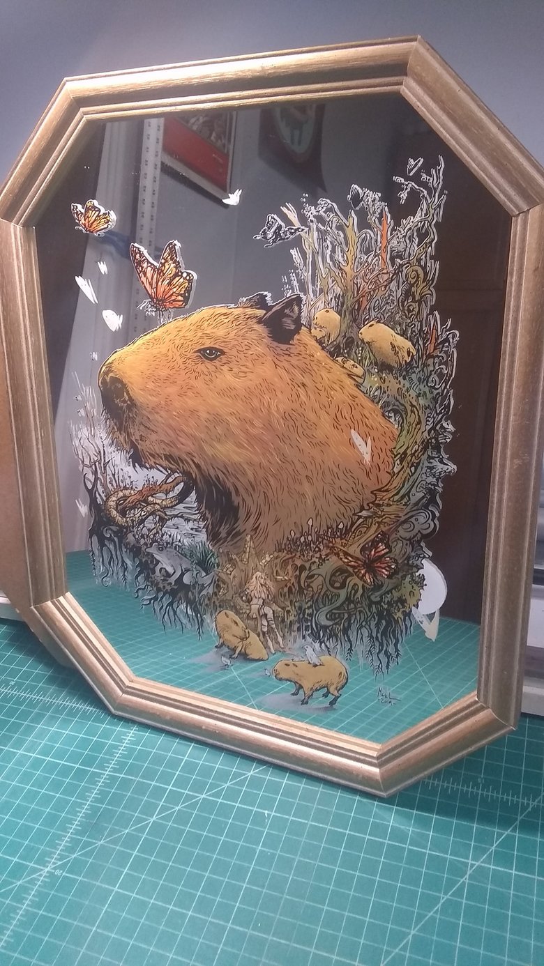 Image of Capybara Queen - MIRROR GLASS ART/framed.