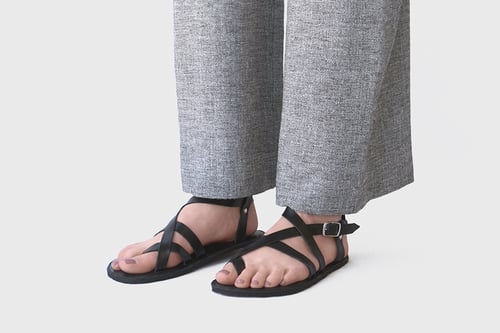 Image of Aventuras - Adjustable Sandals in Black