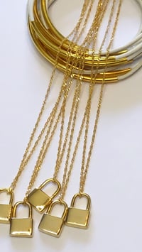 Image 3 of The Goldie Lock by NV