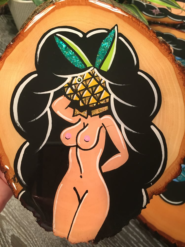 Image of Bigger pineapple lady