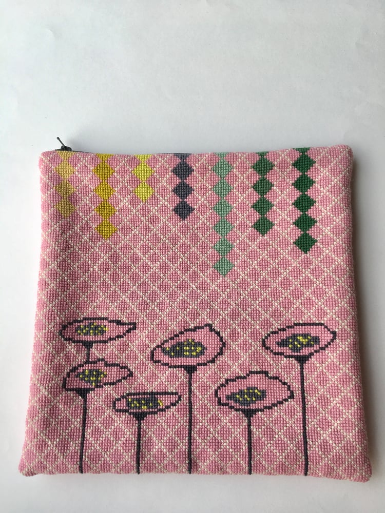 Image of Garn-iture Embroidery Kit/Childhood memories from Tivoli (medium)