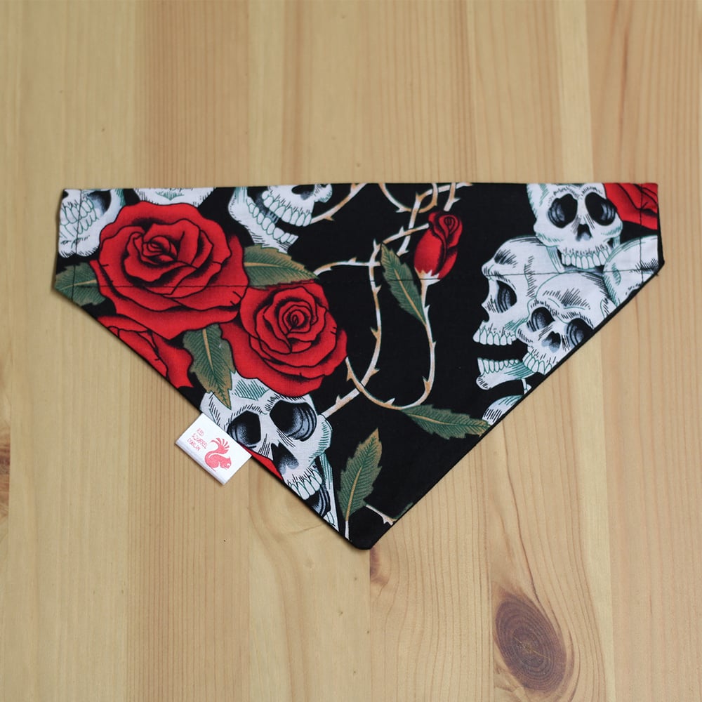 Image of Skulls & Roses reversible dog & cat bandana