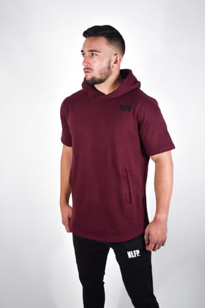 Image of ESSENTIAL  SHORT SLEEVE HOODIE MAROON 