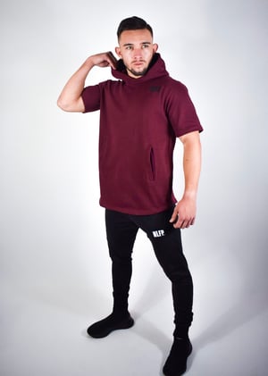 Image of ESSENTIAL  SHORT SLEEVE HOODIE MAROON 
