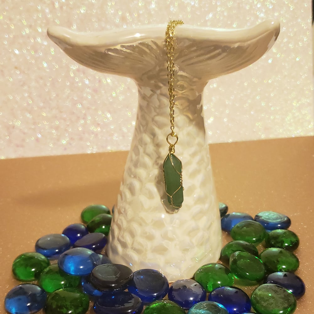 Image of Aventurine Gold Wire Necklace