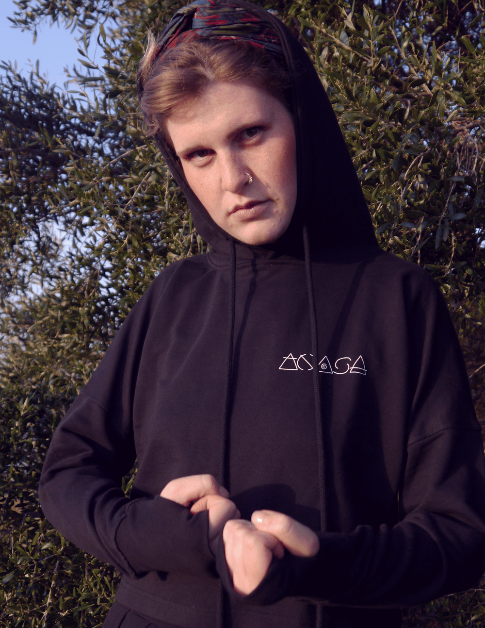 Image of "HOLD YOUR OWN" - Organic cropped hoodie