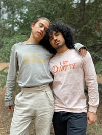 I am Divinity / Soy Divinidad