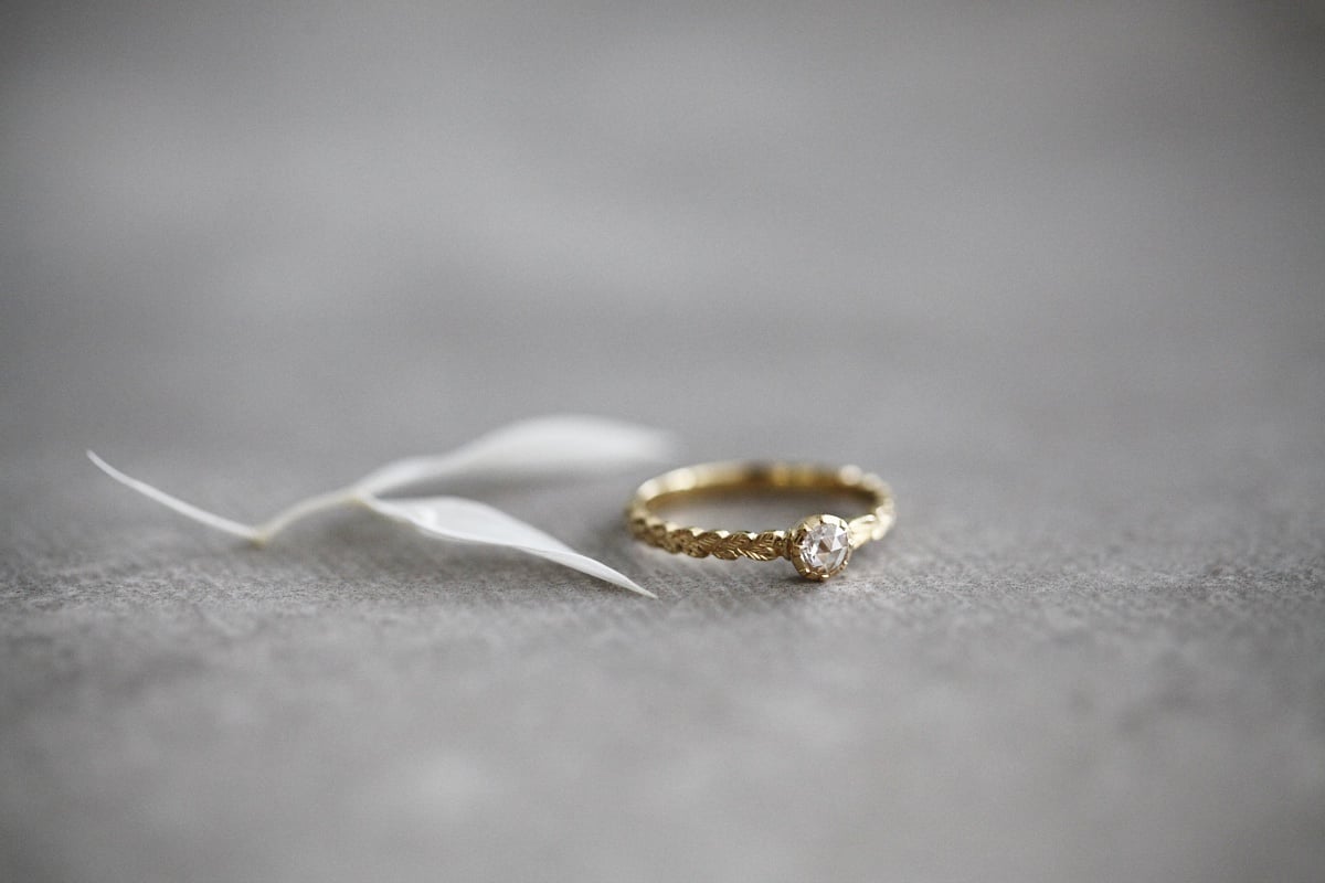 Image of 18ct gold, 3.9mm rose-cut diamond ring (IOW137)