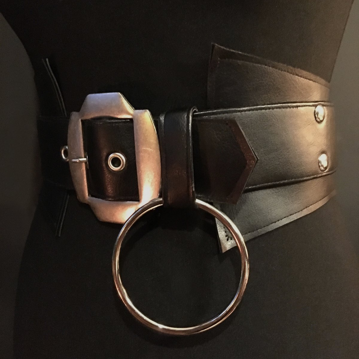 Vegan leather sincher with vintage buckle and o ring