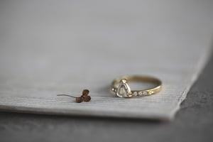 Image of 18ct gold, triangle rose cut diamond ring (IOW123)