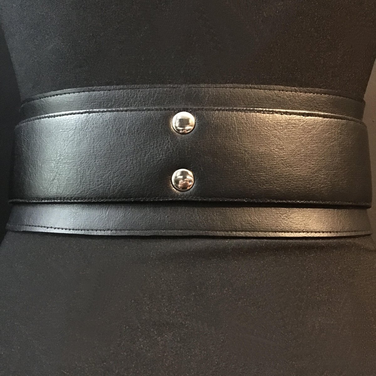 Vegan leather sincher with vintage buckle and o ring