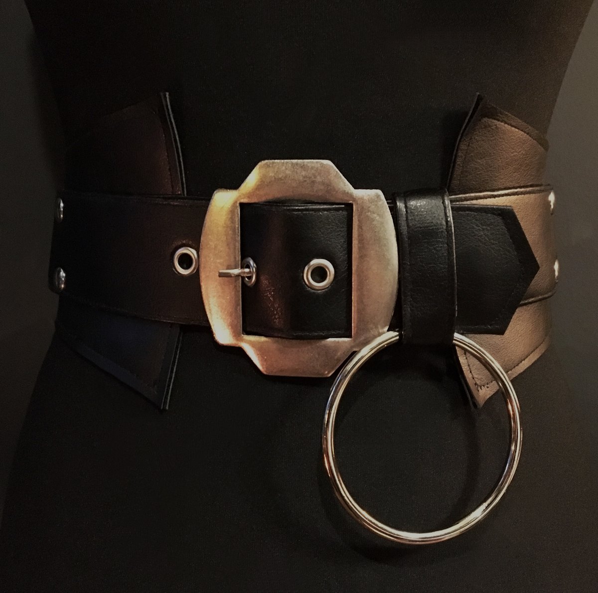 Vegan leather sincher with vintage buckle and o ring