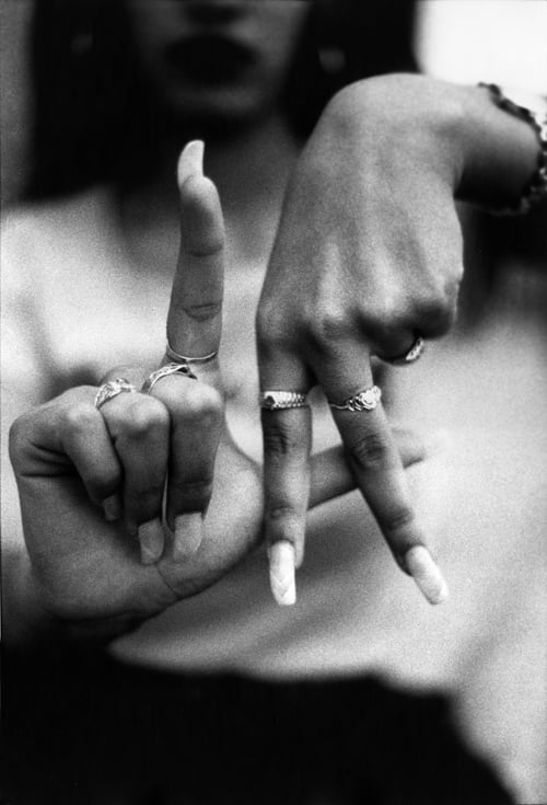 Image of "L.A. Fingers" by Estevan Oriol