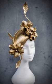 Image 2 of 'Rosalie' in Gold