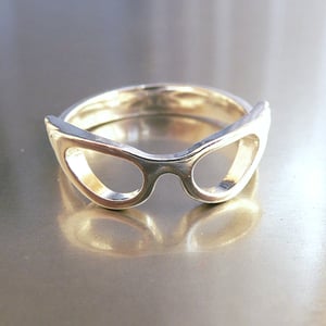 Image of Cat-Eye Glasses Ring