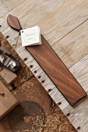 Image of Small walnut serving board - the leaf