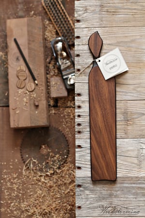 Image of Small walnut serving board - the leaf