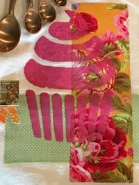 Image 2 of Flour Sack Tea Towel, Pink Cupcake with Bright Gold and Pink Fabric
