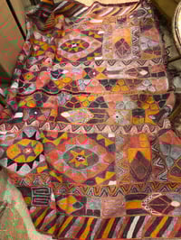 Image 2 of Tapis brodé