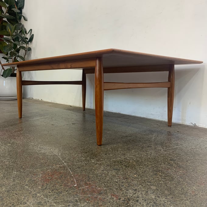 Image of PARKER COFFEE TABLE